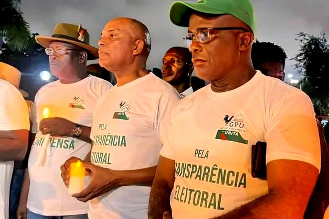 Deputados da UNITA em noite de vigília "exigem" liberdade de imprensa e transparência eleitoral