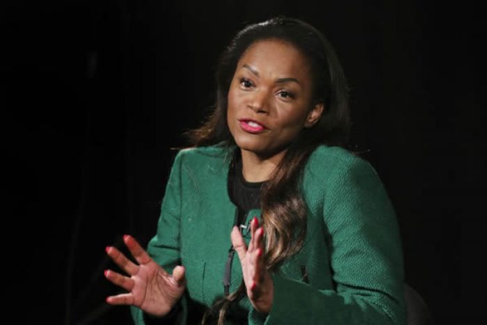 Tchizé dos Santos diz que prefere o exílio à rendição