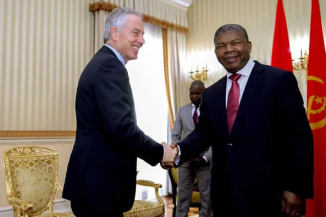 Tony Blair elogia Presidente angolano pela "coragem" de tomar medidas difíceis