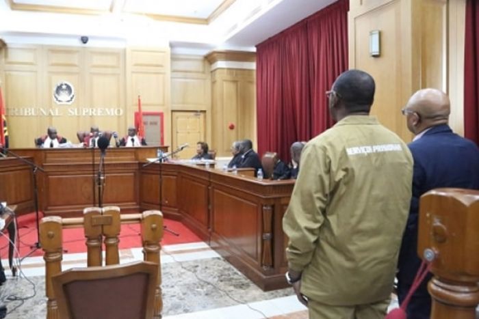 Augusto Tomás diz que foi detido "porque desmantelou redes de mafiosos no Aeroporto e Porto de Luanda"