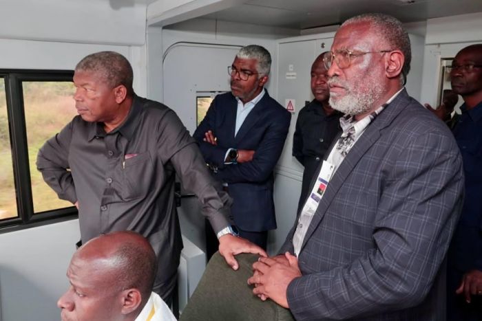 João Lourenço orienta medidas urgentes para facilitar circulação na via do novo aeroporto