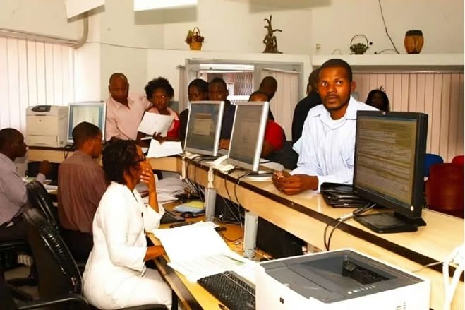 Função Pública trabalha uma hora e meia a mais de 9 a 13 deste mês