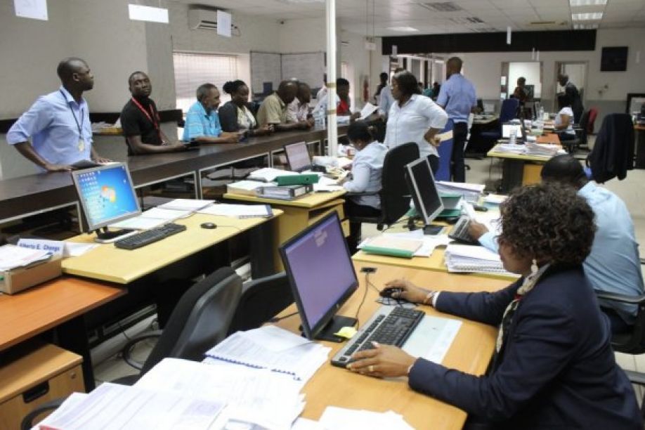 Número de funcionários públicos em Angola cresceu 4,5% para mais de 426 mil