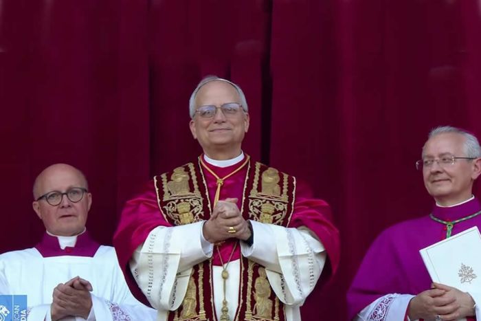 Cardeal norte-americano Robert Prevosté eleito papa e se chamará Leão XIV