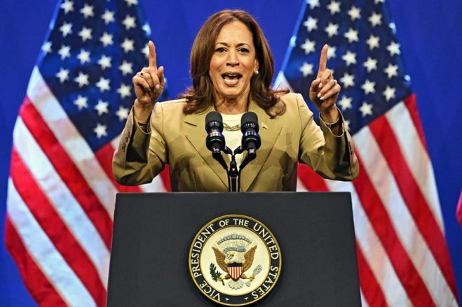Kamala Harris promete "merecer e ganhar" nomeação democrata contra Trump