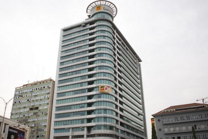 Sonangol põe à venda participação em dois blocos de petróleo no 'offshore' angolano