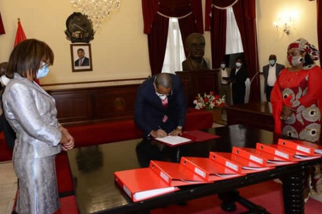 Joana Lina sai cabisbaixa, diz que não foi fácil governar Luanda e que "há muitos choques e interesses"