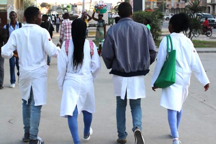 Dezoito governadores recomendaram o adiamento do reinício das aulas