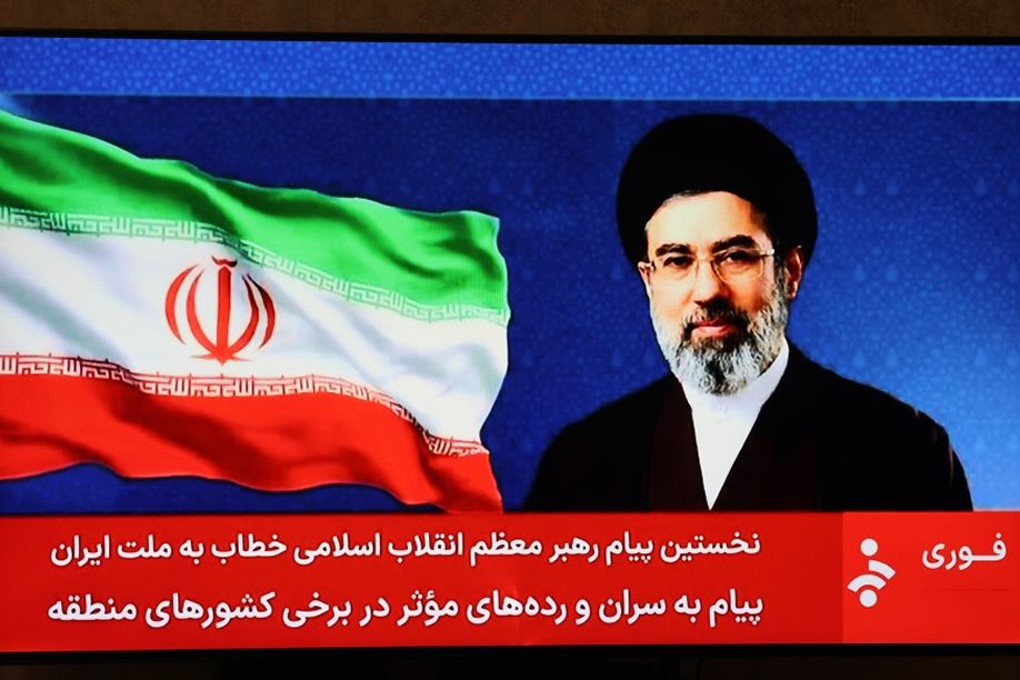 Novo guia supremo iraniano apela à manutenção do estreito de Ormuz fechado