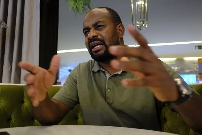 “Em Angola não há democracia. Não se pode aprofundar algo que não existe” - Nelito Ekuikui
