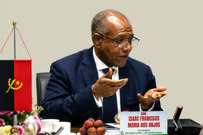 Ministro aos empresários brasileiros: "Se não quiserem vir, procuraremos outros parceiros"
